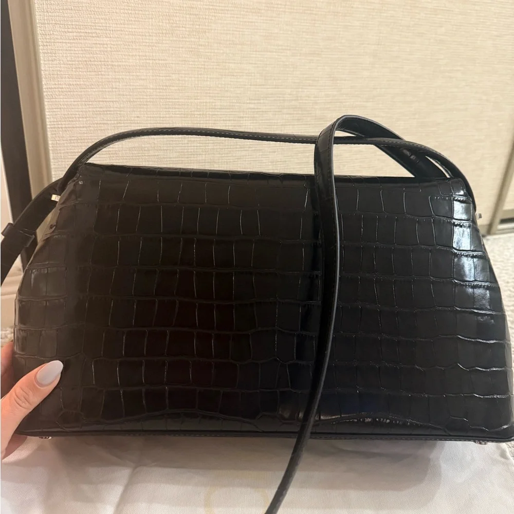 FINAL CALL- Toteme T-lock croc embossed top handle bag with strap - Picture 5 of 13